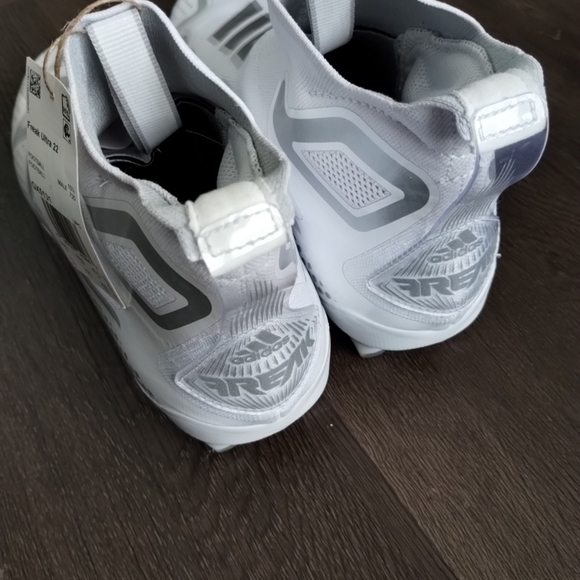 Sz 11 Adidas Primeknit Freak Ultra 22 White Silver PK Football Cleats GX5131 - Picture 3 of 9